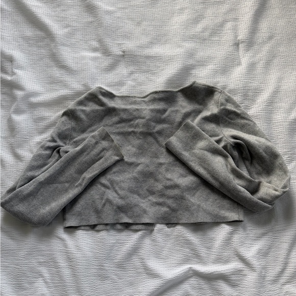 Brandy Melville Light Gray Knit Top - Picture 4 of 5